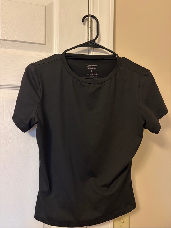 Trendy Queen Tops - Black Crewneck Short Sleeve Top by Trendy Queen
